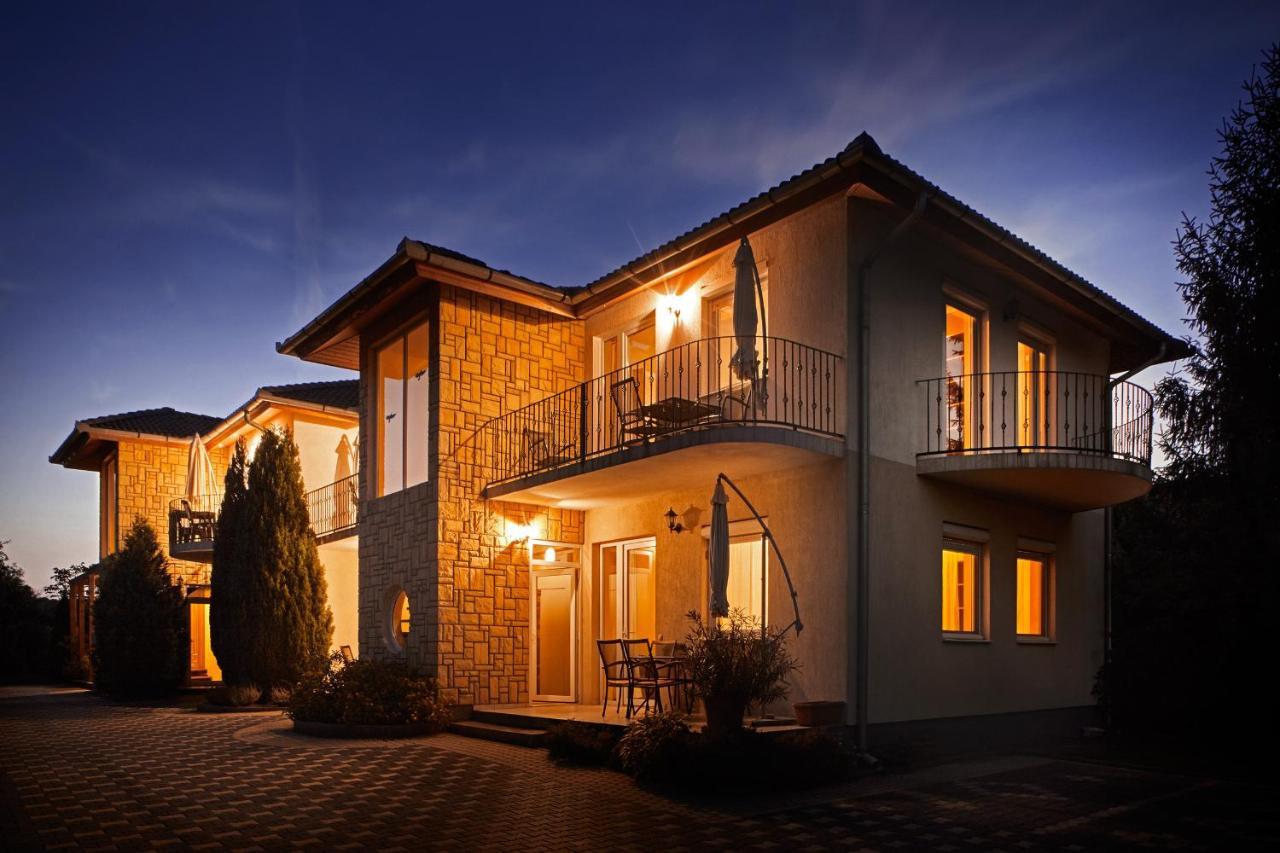Balatonlelle Apartmanhaz 外观 照片